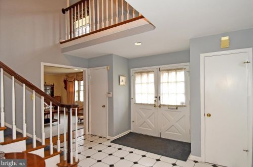 4139 27th St, Arlington, VA 22207-5211