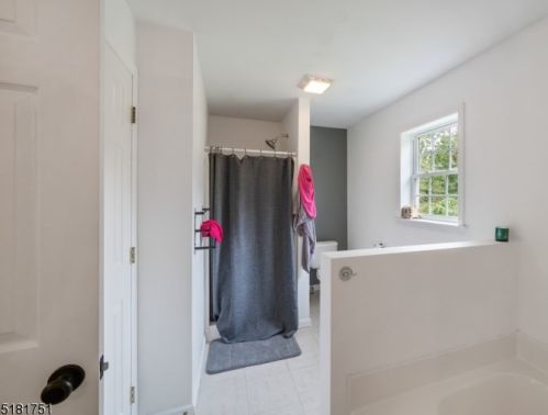 17 Shr Lk Owassa Rd, Fredon NJ 07860-4802 exterior