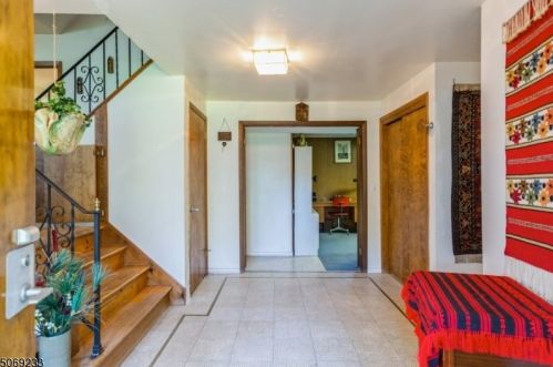 17 Spartan Ave, Parsippany, NJ 07054-4850