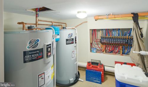 977 Lawrence St, Philadelphia PA 19120-4127 exterior