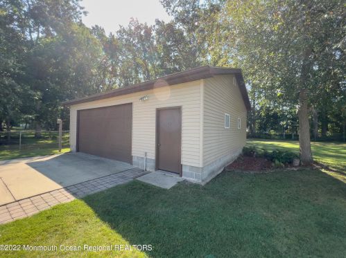 24 Anita Dr, Jackson Twp NJ 08527-4901 exterior