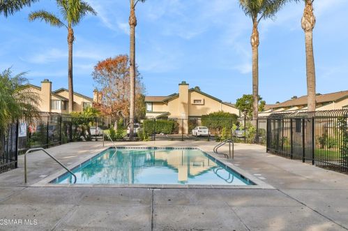 5239 Perkins Rd, Oxnard CA 93033-8358 exterior