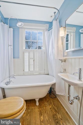 325 Patrick St, Alexandria VA 22314-2443 exterior