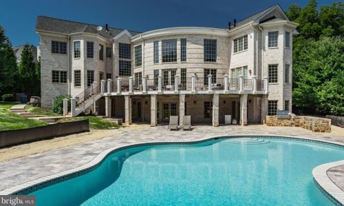 8909 Brook Rd, Mc Lean, VA 22102-1508