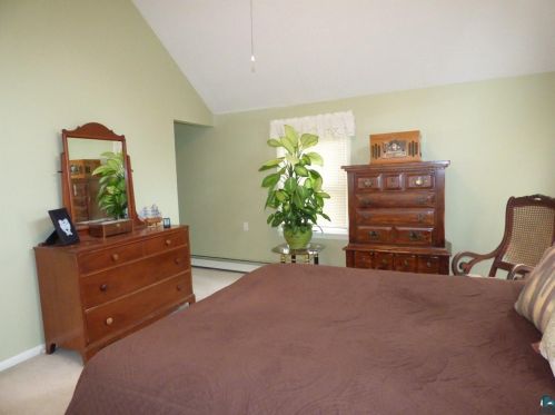 1320 Minnesota Ave, Duluth MN 55802-2425 exterior