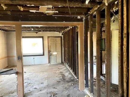 2206 Mack Dr, Atlanta, GA 30318-3930