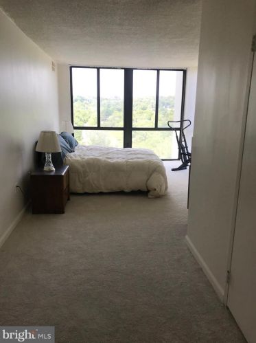 5300 Holmes Run Pkwy, Alexandria VA 22304-2834 exterior