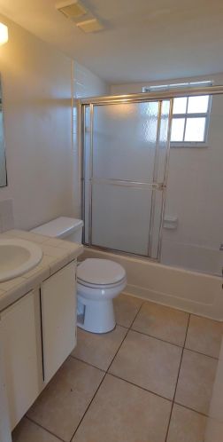 1550 Royal Green Cir, Fort Pierce FL  34952-7624 exterior