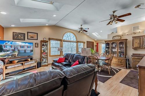 137 Conneaut Dr, Pittsburgh PA 15239-2630 exterior