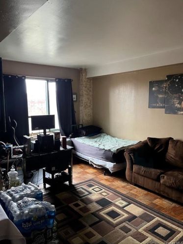 1579 Metropolitan Ave, Bronx NY 10462-6201 exterior