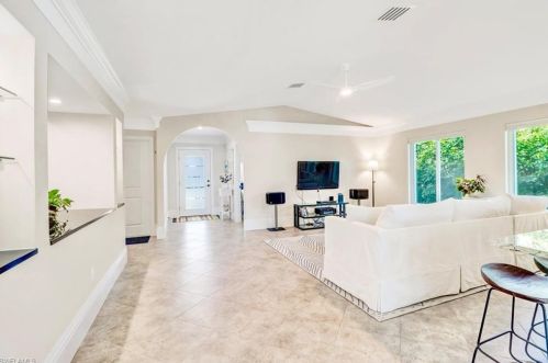 511 99th Ave, Naples, FL 34108-2227