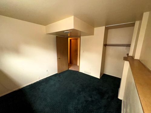 6043 Riv Trl Dr, Milwaukee WI exterior