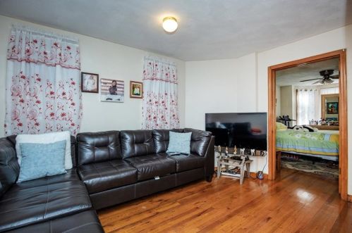 184 Chelsea St, Boston MA exterior