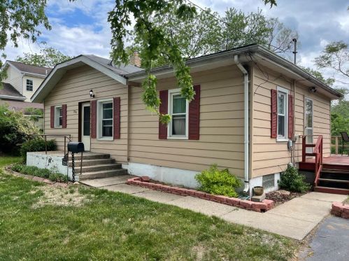 2215 Riverside Dr, Gary, IN 46405-2159