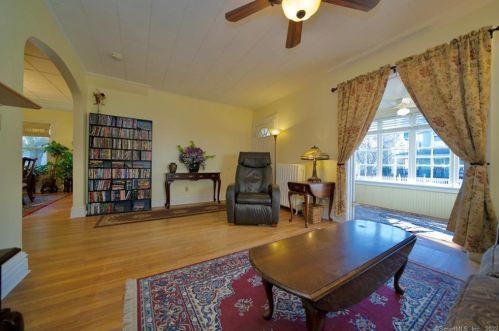 9 Fairview St, New Britain CT 06051-2707 exterior