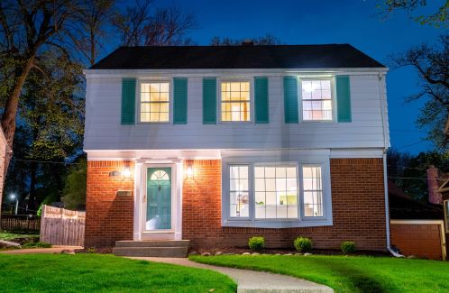 185 87th St, Milwaukee, WI 53226-4609