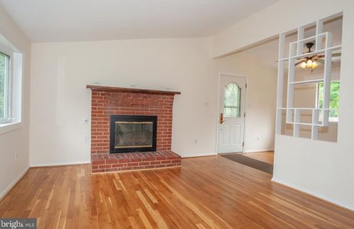 6331 Colette Dr, Alexandria, VA 22315-3505