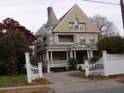 1038 Centre St, Newton, MA 02459-1642
