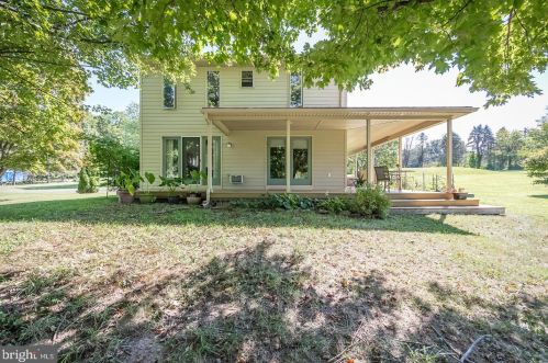 2416 Evergreen Ln, Pottstown PA 19465-8884 exterior