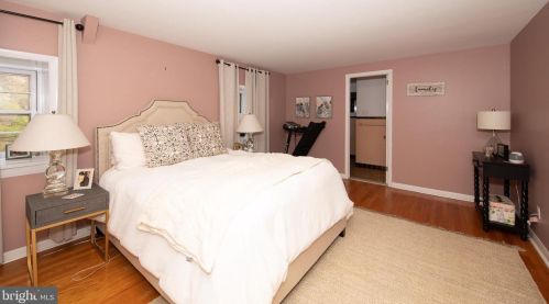 2367 Vly Rd, Huntingdon Valley PA 19006-6007 exterior