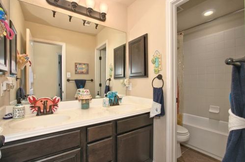 15302 Round Pond, San Antonio TX 78245 exterior