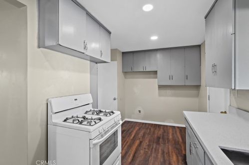 831 Maplewood Ave, Fullerton CA  92832-2625 exterior