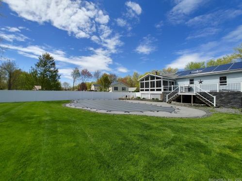 103 Fairfield Rd, Enfield CT 06082-5800 exterior