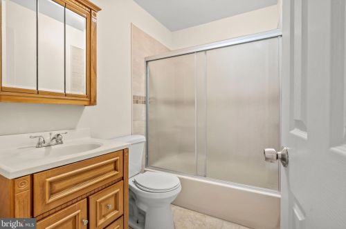 2512 Marshall St, Philadelphia PA 19120-3739 exterior