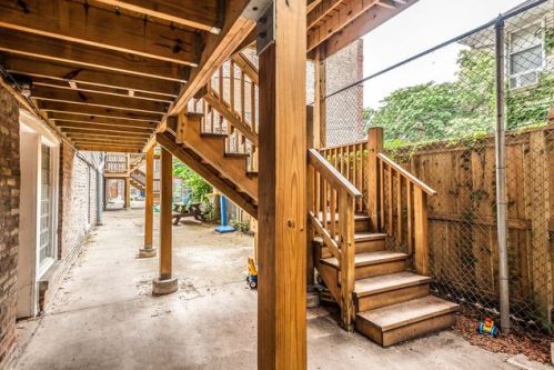 5460 Woodlawn Ave, Chicago IL 60615-5262 exterior