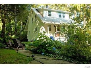 75 Perry Ave, Norwalk, CT 06850-1216