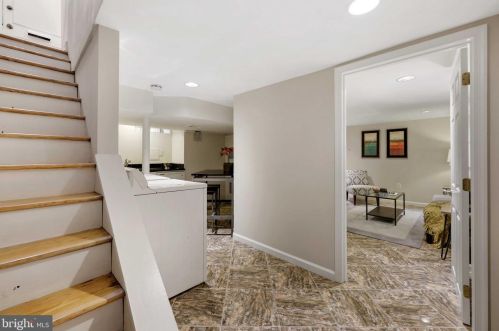 2731 Dumbarton St, Washington DC 20007-3336 exterior