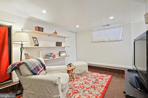 418 Fayette St, Alexandria VA 22314-2228 exterior