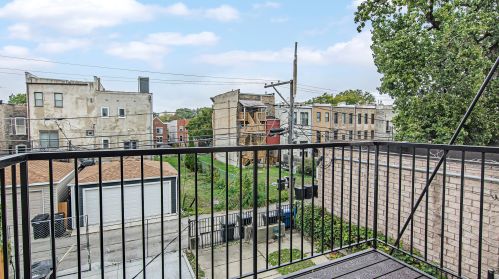 3358 Calumet Ave, Chicago IL 60616-1407 exterior