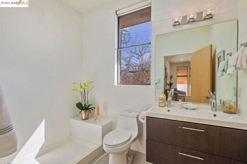 1441 Fairview St, Berkeley CA 94703-2442 exterior