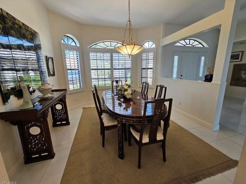 6516 Ilex Cir, Naples FL 34109-6855 exterior