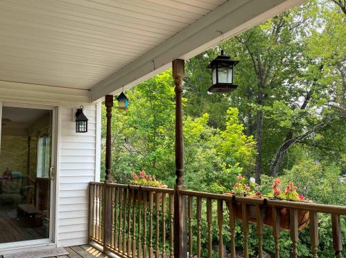 171 Village St, Concord NH 03303-4520 exterior