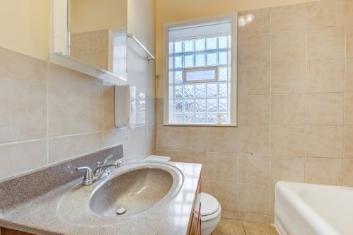 701 87 Pl, Chicago IL 60617-2702 exterior