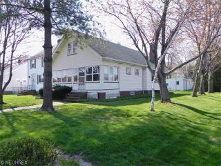 19300 Locherie Ave, Cleveland OH  44119-1414 exterior