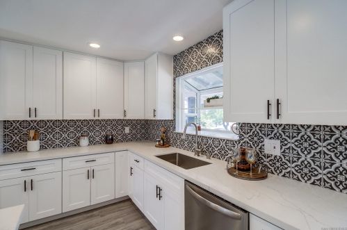 6979 Bobhird Dr, San Diego CA  92119-2021 exterior