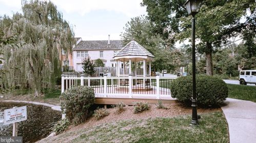 15301 Manor Village Ln, Rockville MD 20853-1820 exterior