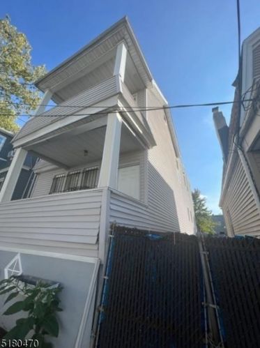 29 Highland Ter, Irvington NJ  07111-3720 exterior