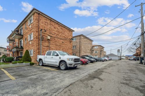 6401 64th Pl, Chicago IL 60638-5073 exterior