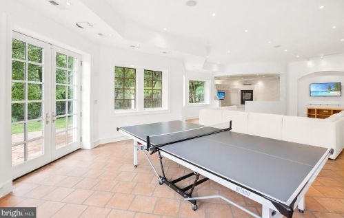 11705 Centurion Way, Rockville MD 20854-6419 exterior