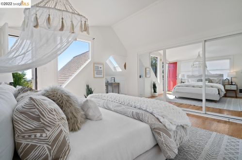 2906 Hillegass Ave, Berkeley CA 94705-2212 exterior