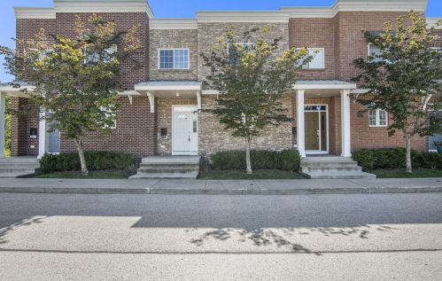 243 Eastowne Dr, Meskegon, MI 49444-3757