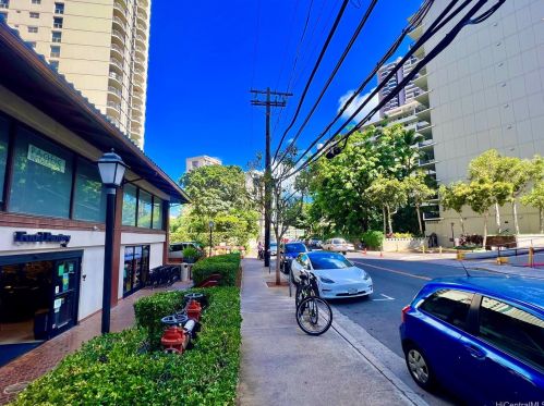 425 Ena Rd, Honolulu HI 96815-1735 exterior