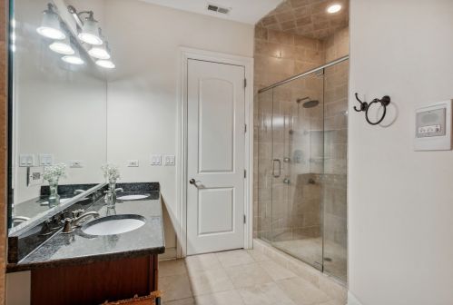 6724 Karlov Ave, Chicago IL 60712-3510 exterior