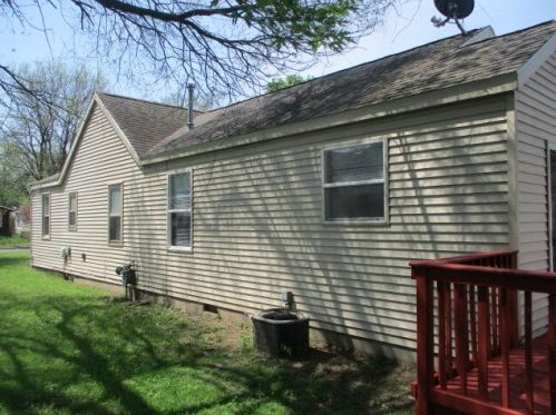 311 Walter St, Grand Rapids MI 49548-3243 exterior