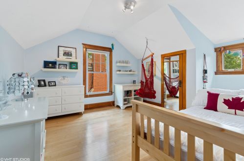 6553 Hiawatha Ave, Chicago IL 60646-4219 exterior