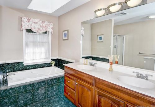 789 Ridgebury Rd, Ridgefield CT 06877-1407 exterior